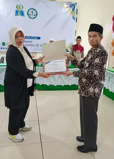 Penyerahan Sertifikat